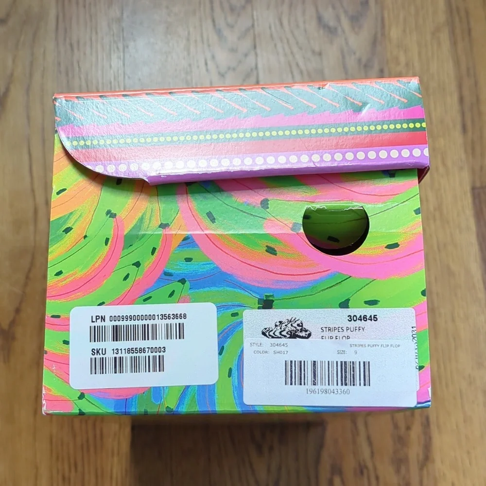 NIB FARM Rio Puffy Flip Flop In Black And Off White Beach Print Women's Size 9